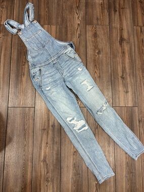 American Eagle Outfitters Light Blue Distressed Denim Overalls